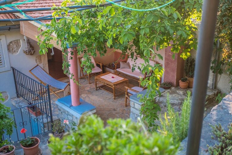 Apartamentos Holiday House Mirna Lozisca