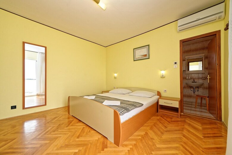 Apartments & Rooms Lanca