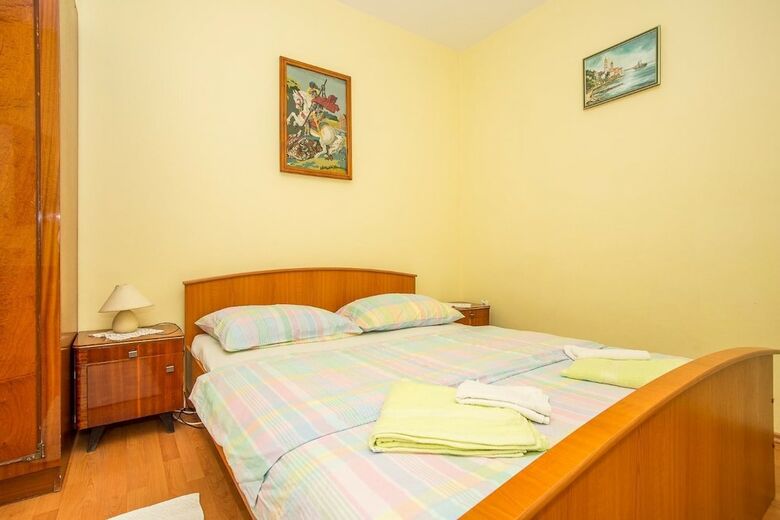 Apartments Anica M / Two Bedrooms A1