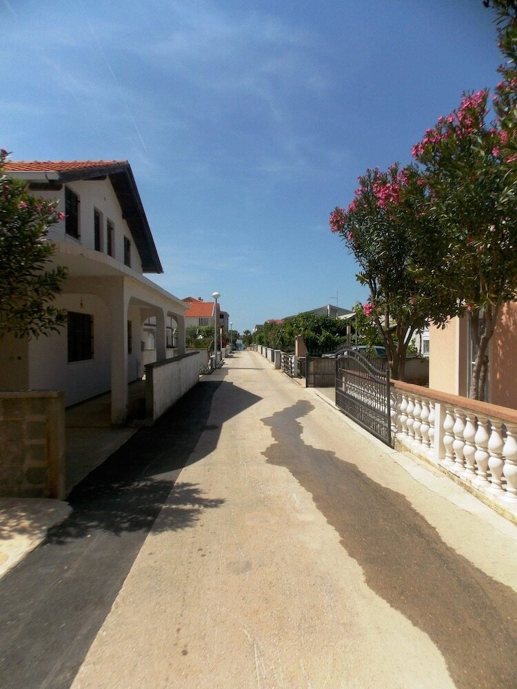 Aparthotel Apartments Lali?
