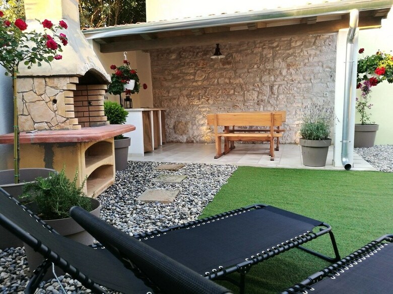 Holiday Home Ana Bubani