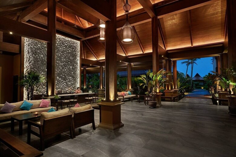 Hotel Khanom Beach Resort & Spa