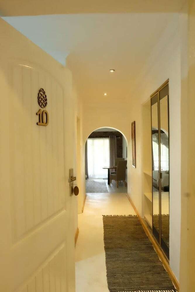 Leslie Lodge Bed & Breakfast
