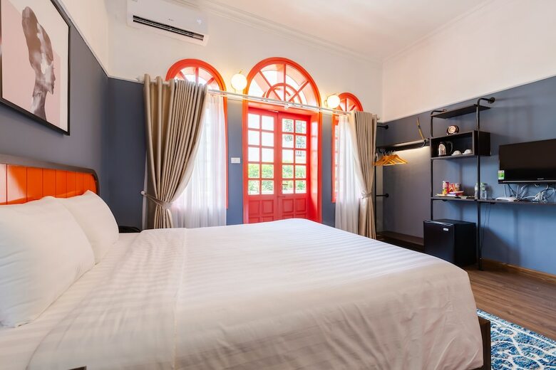 The Poppy Villa & Hotel