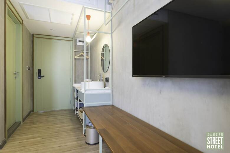 Samsen Street Hotel