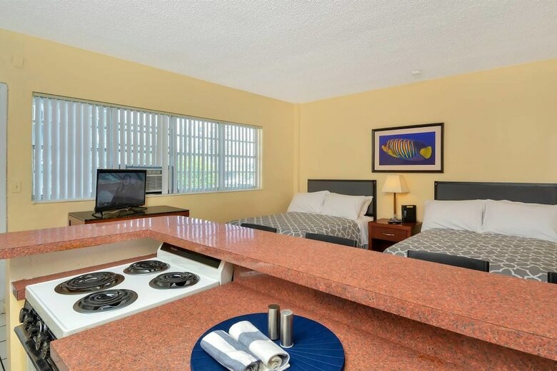 Gorgeous 1br Apartment, A Walk From The Beach