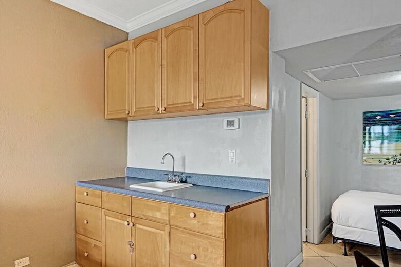 Apartamentos Gorgeous Gem, Walk From The Ocean!!