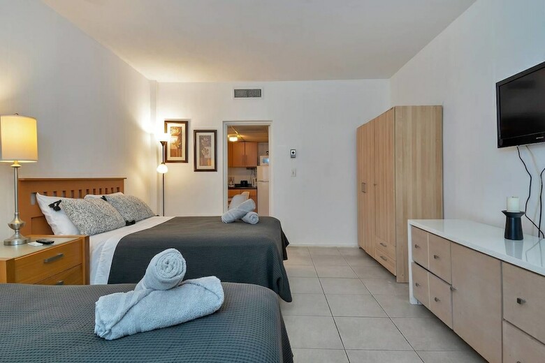 Apartamentos Lovely Little Studio With Pool, Hallandale Beach:)