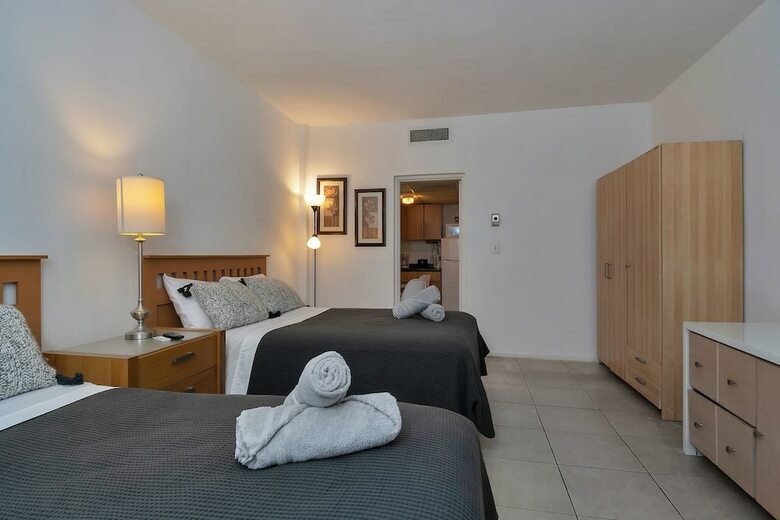 Apartamentos Lovely Little Studio With Pool, Hallandale Beach:)