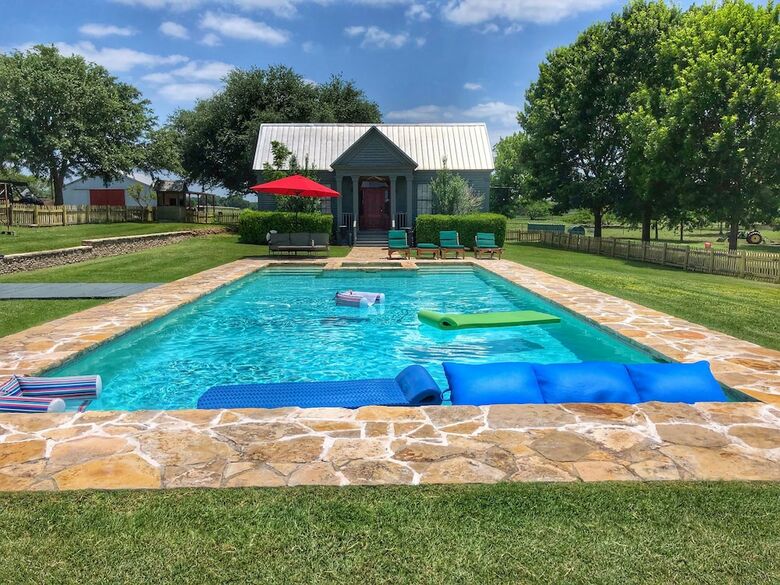 Bed & Breakfast Wakefield Farms Llc