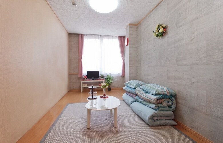 Apartamentos Young Minbak Osaka Guest House