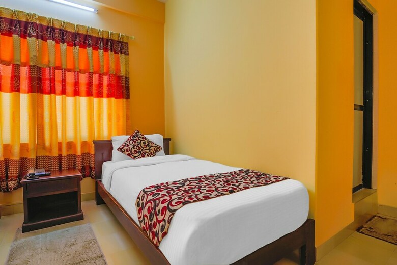 Oyo 403 Hotel Paradise Inn