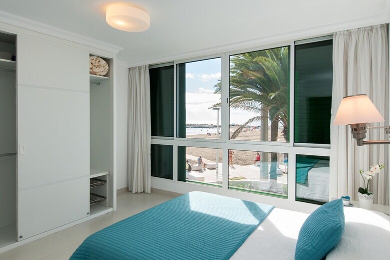 Beachfront Apart. Las Burras Mra 02
