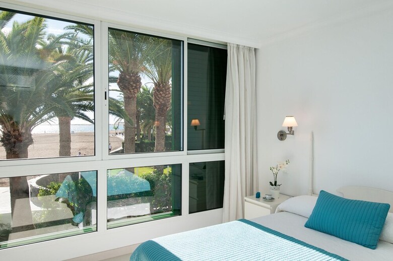 Beachfront Apart. Las Burras Mra 02
