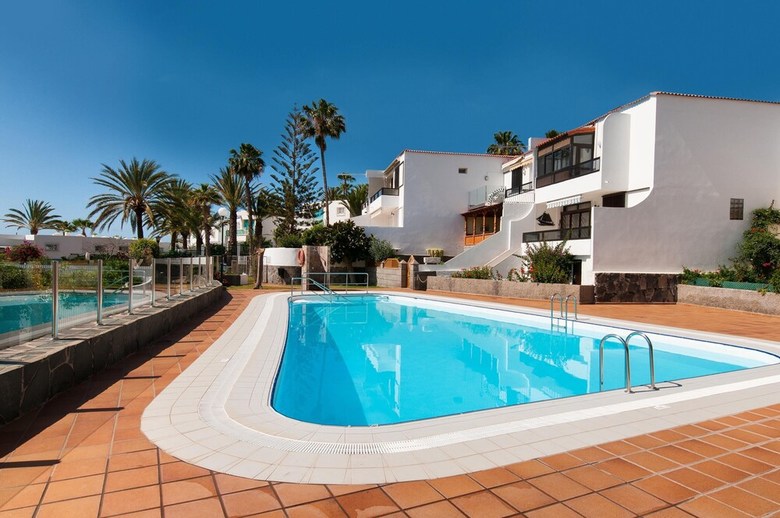 Bungalow Playa Del Aguila II Over The Sea