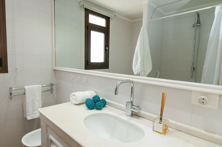 Beach Front Apartment In Playa de Las Burras Cn