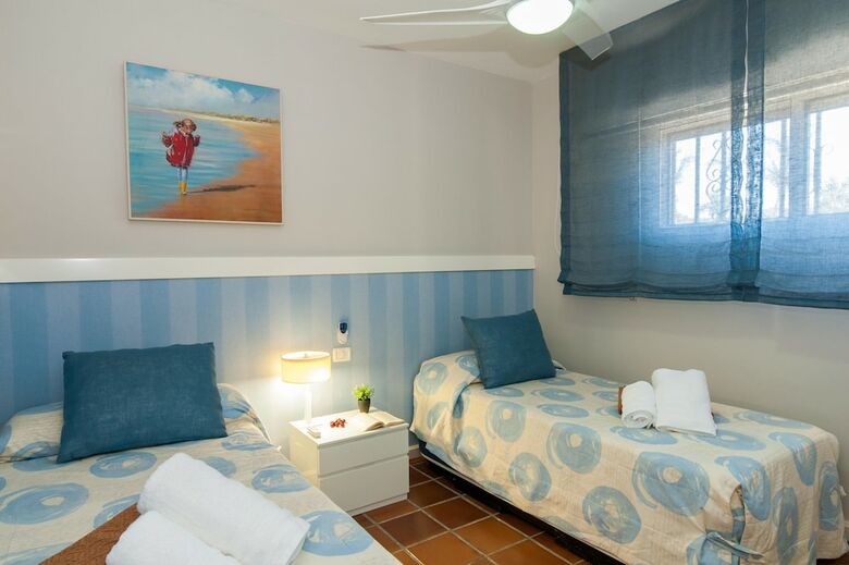 Beach Front Apartment In Playa de Las Burras Cn