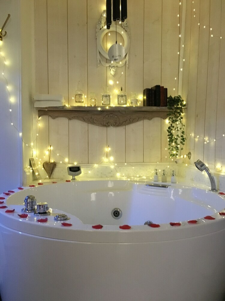 Apartamentos L'escapade Aixoise Sauna Baln�o Jacuzzi All Inclusive