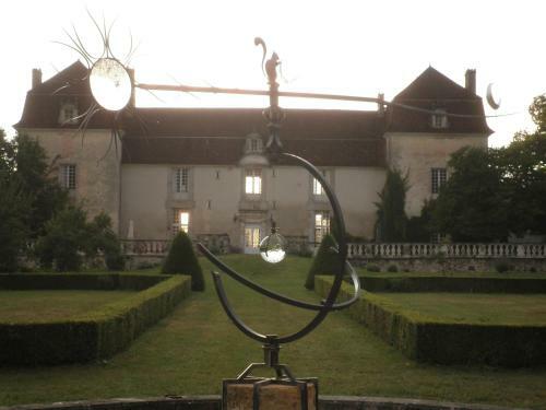 Hostal Chambres D'h�tes Et G�tes Du Ch�teau De Clauzuroux