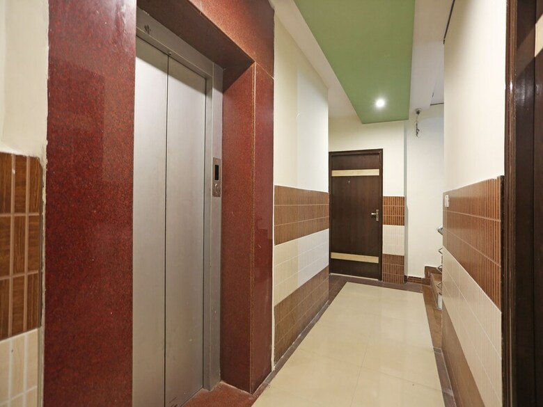 Oyo 29110 Hotel Gold Radiance