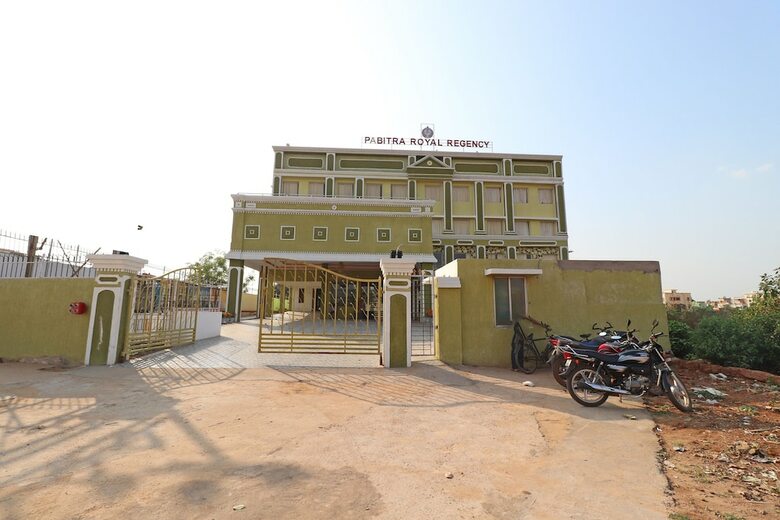 Hotel Capital O 30565 Pabitra Royal Regency