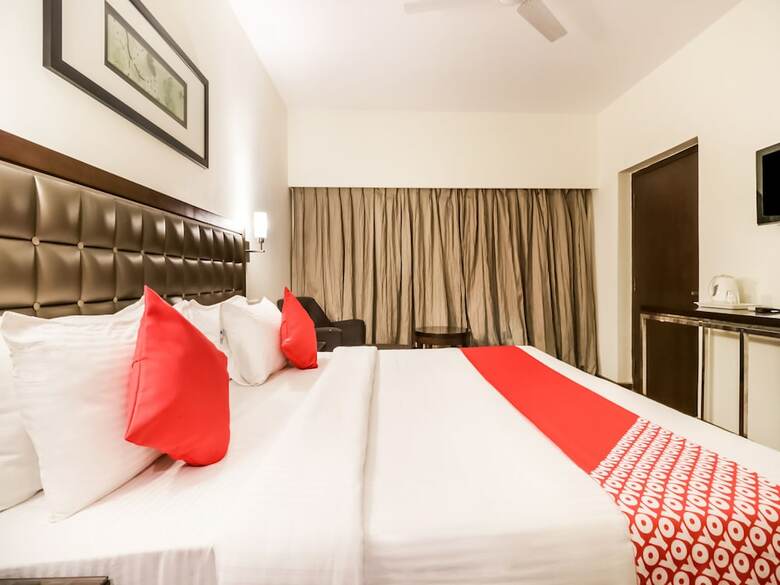 Oyo 37001 The Regency Hotel