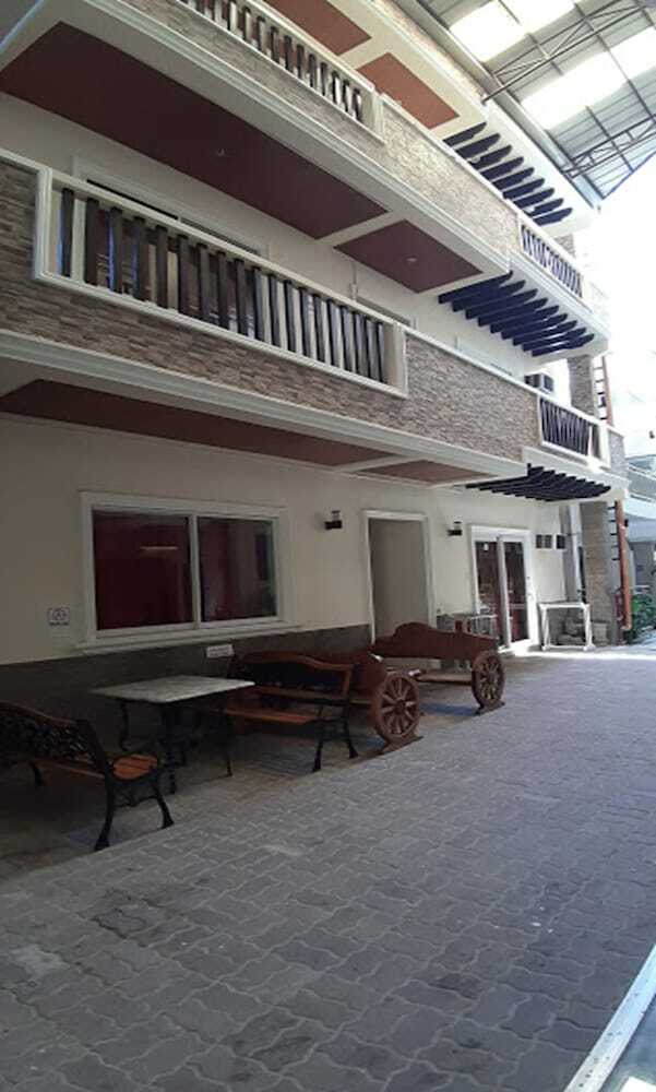 Hotel Eriko's House