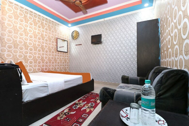 Spot On 29647 Hotel Kamal
