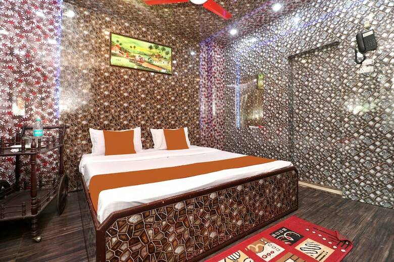 Spot On 29647 Hotel Kamal