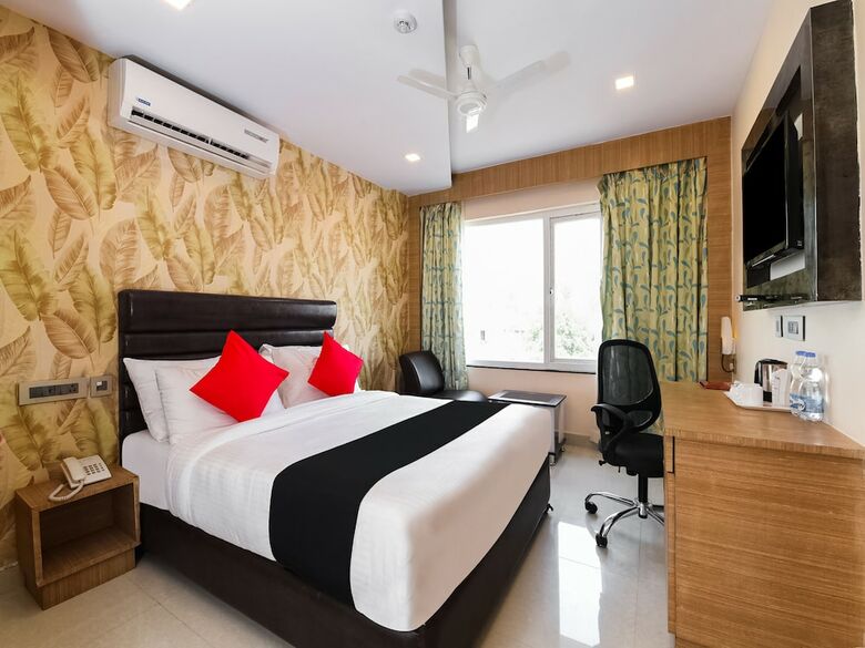 Hotel Capital O 29581 Rohini Jazz