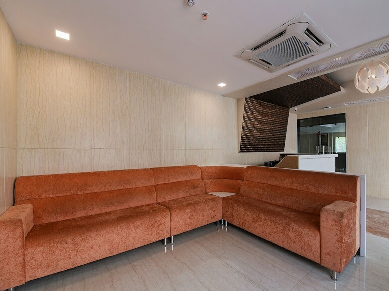 Hotel Capital O 29581 Rohini Jazz