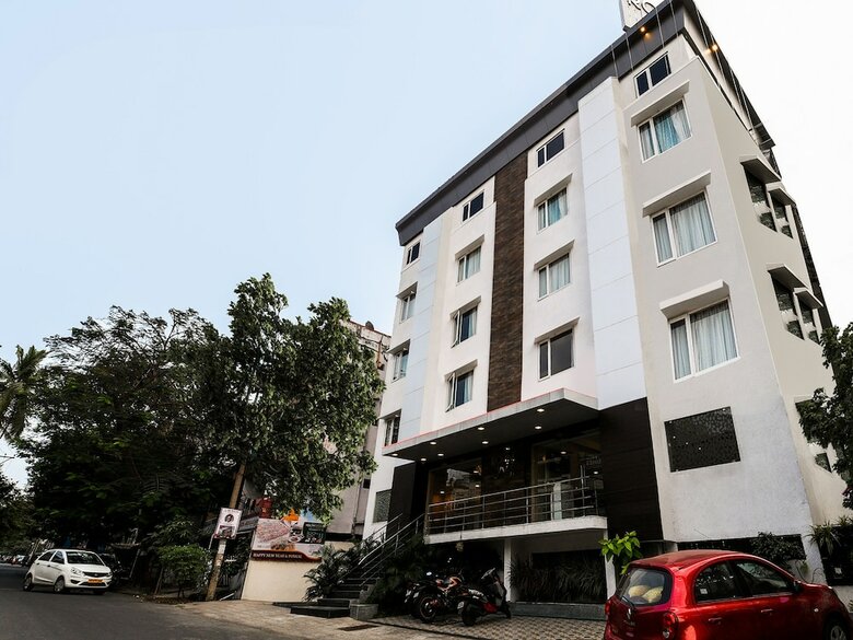 Hotel Capital O 29581 Rohini Jazz