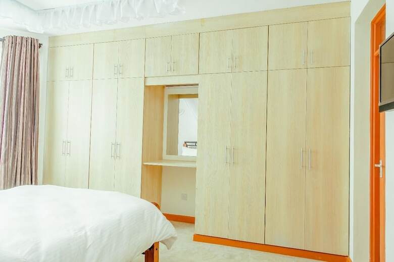 Aparthotel City Airport Apartment