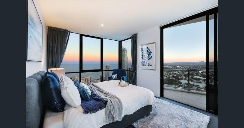 Cavill Avenue Luxury Private Apartments