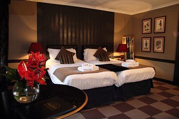 Albany Hotel