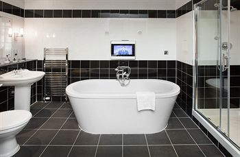 Albany Hotel