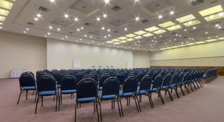 Hotel Golden Tulip Iate Plaza