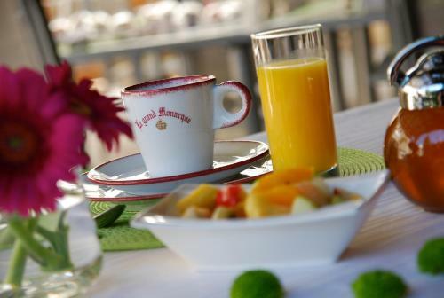 Hotel Logis Le Grand Monarque - Donzy