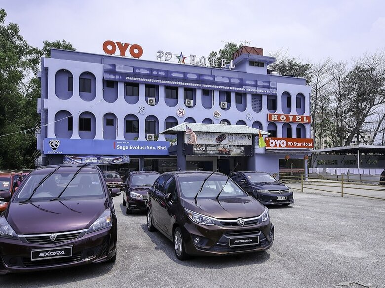 Oyo 1136 Pd Star Hotel