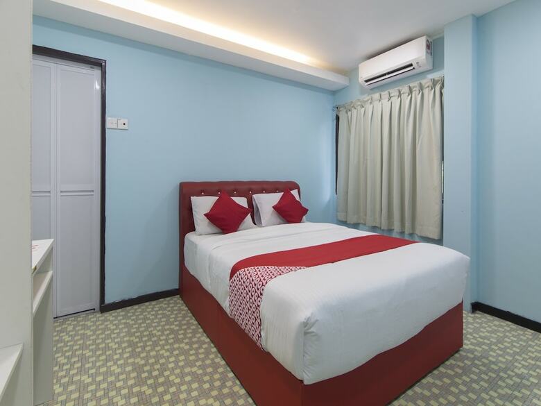 Oyo 1136 Pd Star Hotel
