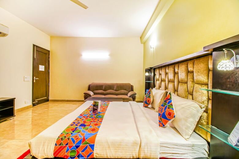 Fabhotel Dhairya Residency