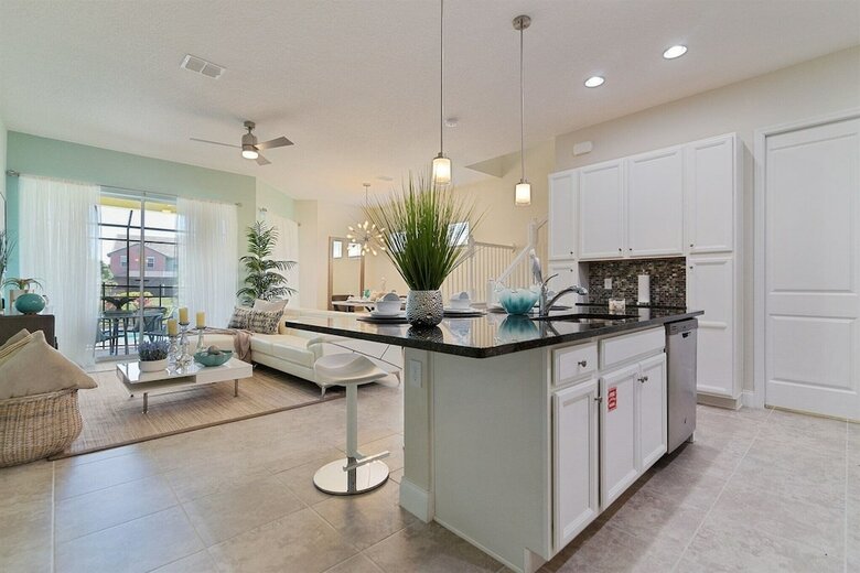 5br Town Home In Festival