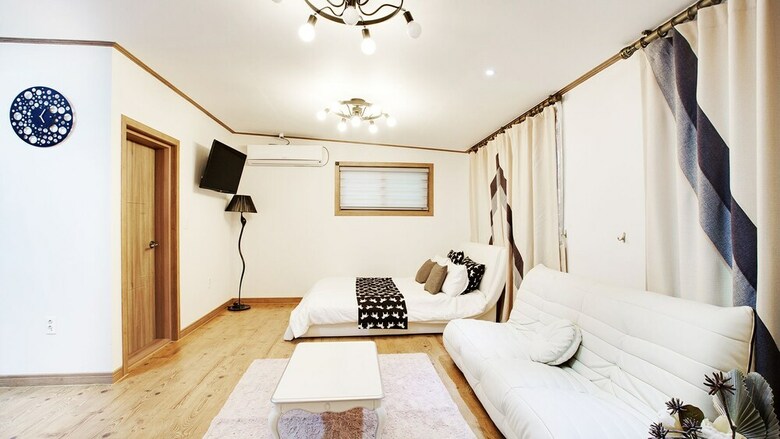 Apartamentos Geoje Oceancaptain Pension