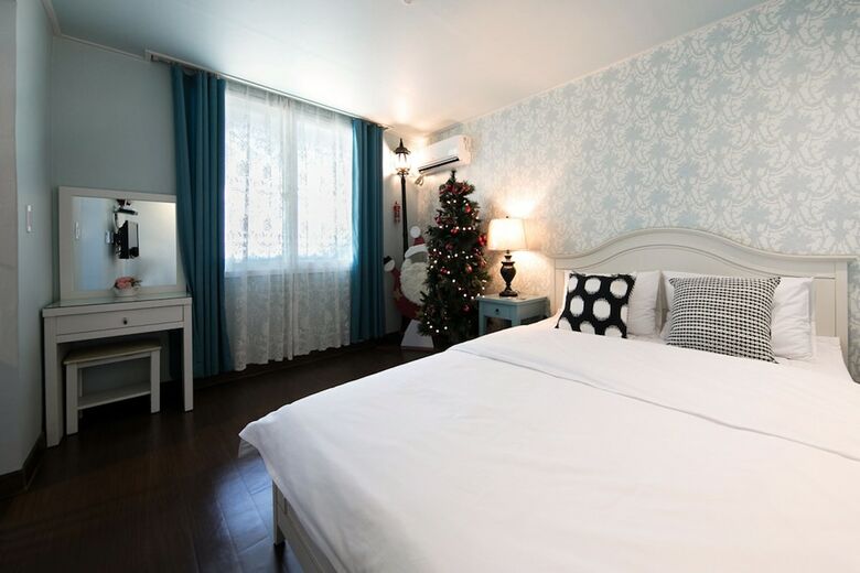 Apartamentos Christmaspension Pet Pension