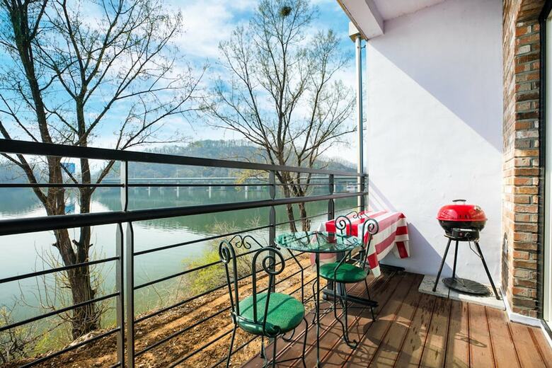 Nami Island Rivermoon Spa Pension