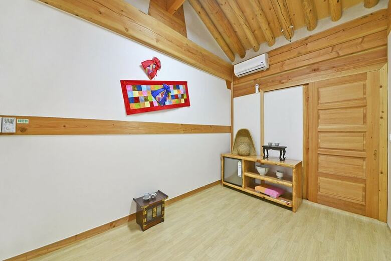 Pension Gyeongju Wadamjung Hanok