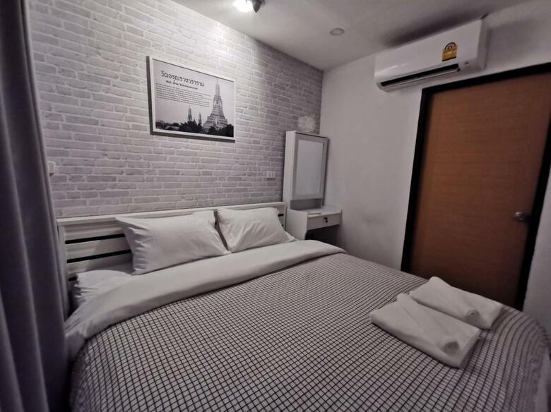 Hostal White House Hostel