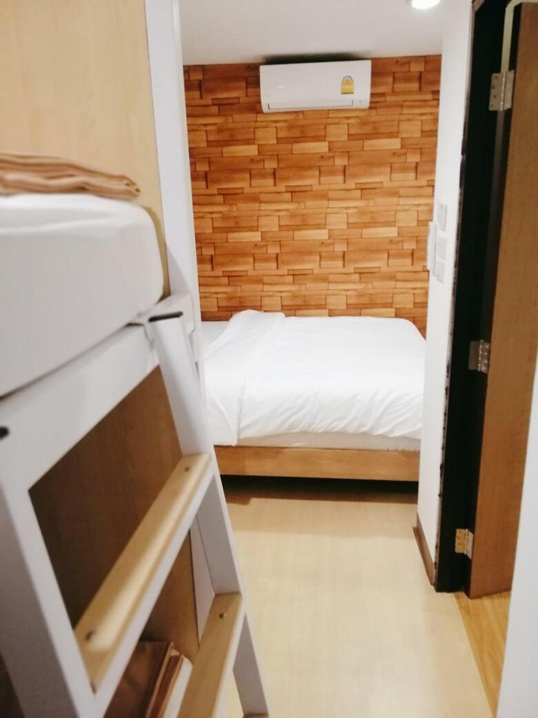 Hostal White House Hostel