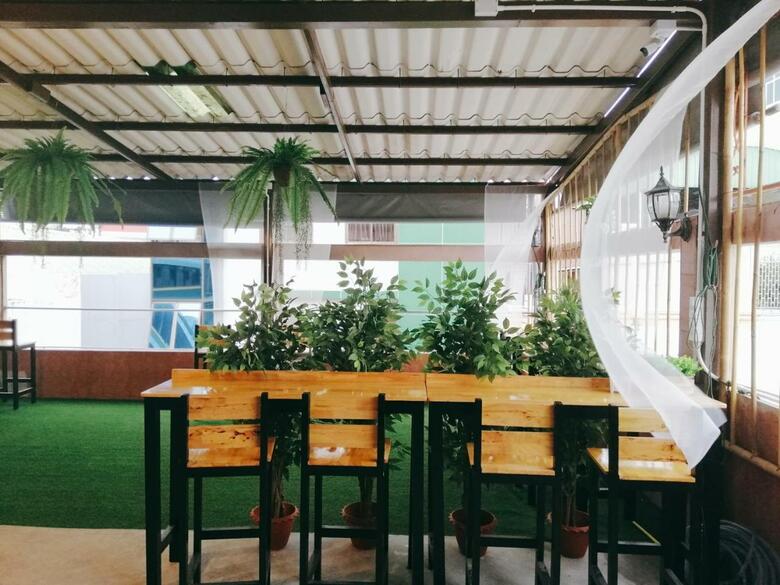 Hostal White House Hostel