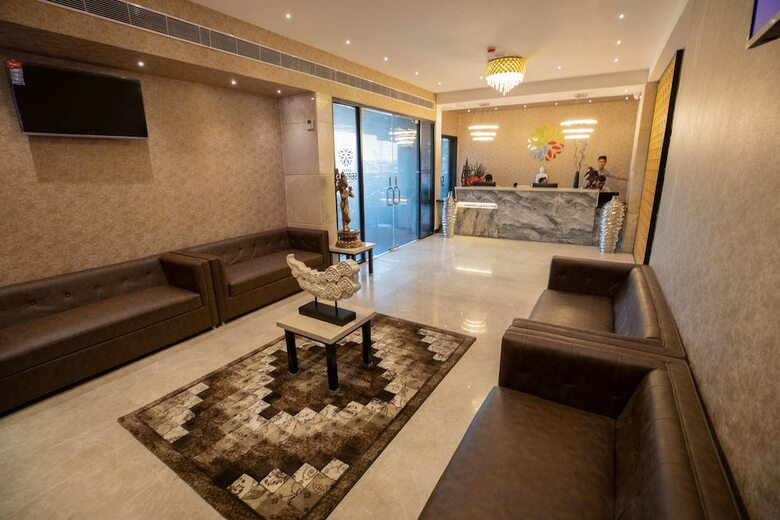 Grand Seasons - The Business Hotel